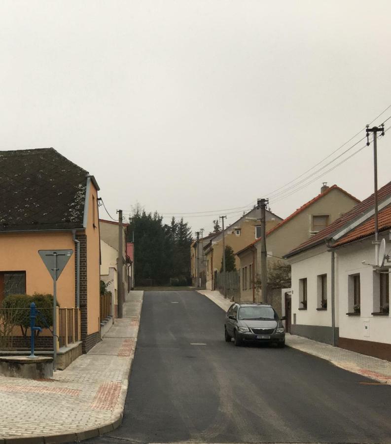 Podkrovi S Koupelnou Svinarov Extérieur photo